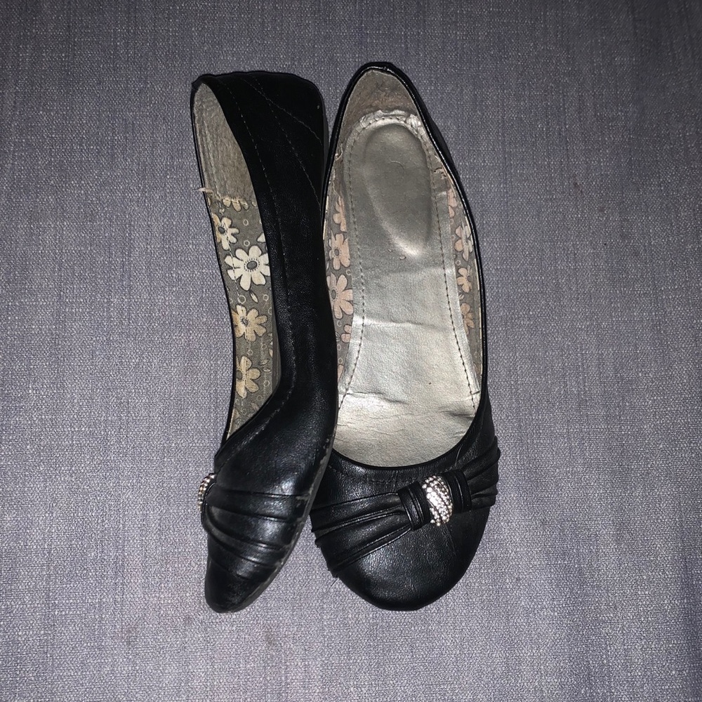 Black dress flats